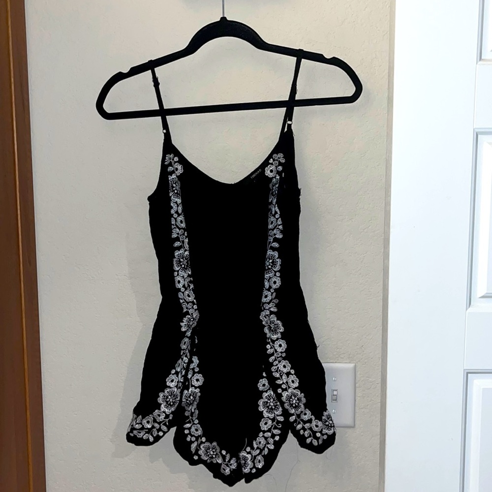 Black forever 21 romper. Size S.